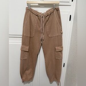 Roxy womens Jogger Cargo Pants, sz Large Like New***HOLD***